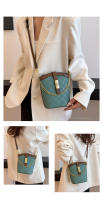 Bolso cruzado cuadrado pequeño y versátil, bolsa Premium de un solo hombro con cadena, novedad de 2024 - details 14
