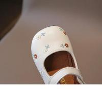 Zapatos de cuero para niños y niñas, zapatillas planas de princesa, versátiles, con flores dulces, fondo suave, antideslizantes, a la moda, novedad de otoño, 2024 - details 15