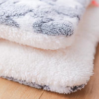 Alfombrilla cálida de invierno para animales, almohadillas suaves y cómodas para perros y gatos, tamaño mediano - details 2