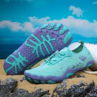 Los zapatos acuáticos unisex de goma suave para deportes de playa son transpirables y livianos, con una correa mágica - details 5
