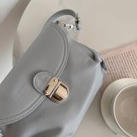 Bolso cruzado vintage para mujer Suave, desmontable, cierre con cerradura, color sólido, forro de policiéster, elegante bolso de hombro para todas las ocasiones - details 1