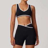 Scrunch - Conjunto de yoga corto para mujer, sujetador relleno en contraste rosa, pantalones cortos cruzados, pantalones deportivos de cintura alta, Fiess Gym Tre, ropa deportiva - details 33