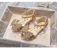 Los nuevos zapatos de princesa de cristal con tacón alto para niños muestran el espectáculo de las sandalias del anfitrión del escenario. - details 13