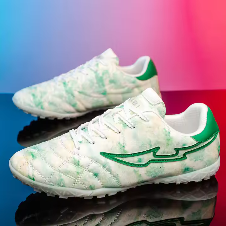 Nuevos zapatos de fútbol luminosos a escala de dragón, zapatillas deportivas de gran tamaño con uñas rotas. - 1
