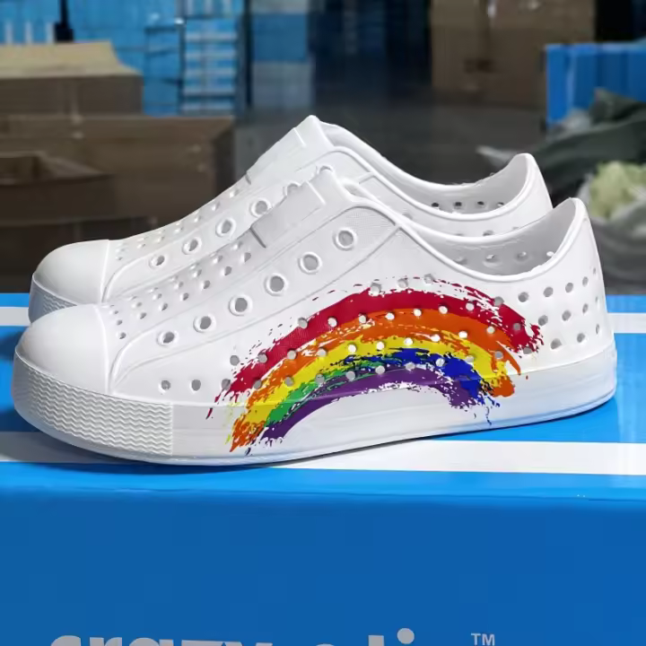 Sandalias de playa casuales para hombre y mujer, con diseño de graffiti, transpirables, con agujeros, para verano. - 1