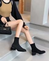 Novedades: calcetines de gamuza de invierno y otoño, tacones altos gruesos con punta cuadrada para mujer, botas cortas, tobillos de metal, modernos y modernos. - details 1