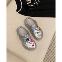 Zapatillas de plataforma con agujeros para mujer, a la moda, con suela de EVA suave, estilo bolsa de plata, zapatillas geniales. - details 44