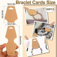 100 tarjetas autoadhesivas para collares, pendientes, envoltorios, etiquetas de papel kraft para alentar y exhibir pulseras. - details 0