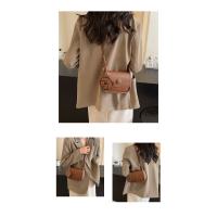 Nuevo Diseño Versátil de Bolso para Mujer 2025 Pañuelo de Seda Delicado Bolso Cuadrado Pequeño - details 4