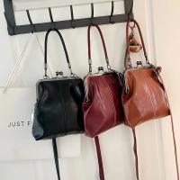 Bolso cruzado retro británico vintage 2025 Bolso de hombro de policiéster de alta calidad con cierre magnético Bolso negro elegante para la ciudad, las noches y el día a día Diseño minimalista, destacados en marrón - details 0