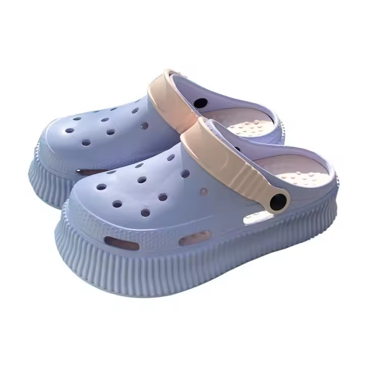 Los estudiantes usan la versión coreana de moda y creativa de los zapatos con agujeros, zapatillas geniales de cabeza de bolsa de paso de mierda de suela gruesa suave de EVA de verano para mujer - 1