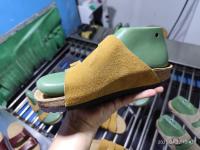 Zapatillas antideslizantes de piel sintética, zapatos de playa de verano para parejas, sandalias con velcro y suela suave. - details 3