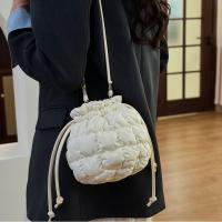 Dulce bolso de cubo con cordón de estilo coreano, bolso de rejilla, pequeño bolso cruzado, bolso para teléfono móvil, bolso de hombro de nailon de Color sólido, viaje - details 21