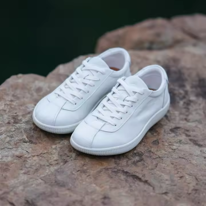 Zapatillas Deportivas Versátiles de Placa Ligera Moda para Hombres y Mujeres Calidad Asegurada - 1