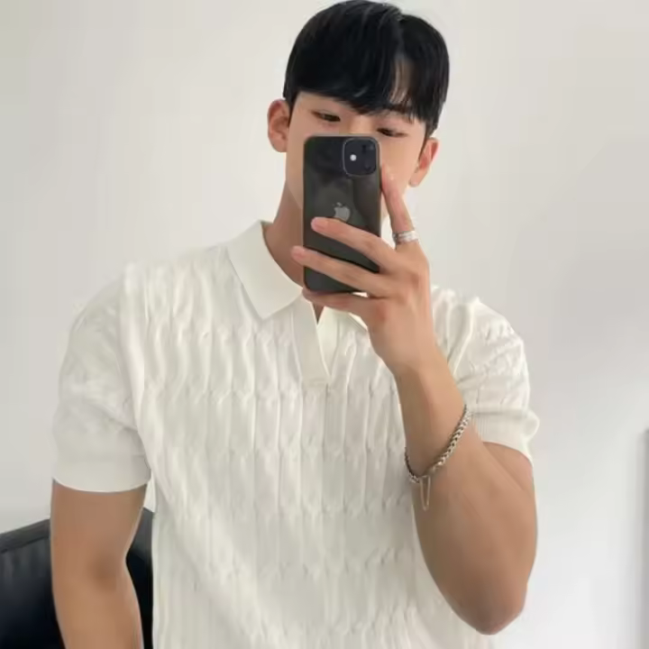Cuello de gama alta de verano para hombre, top de punto de manga delgada informal, efecto de pérdida de peso, estilo coreano, moda de color sólido - 1