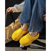 Sandalias de nube para mujer, zapatillas de punta cerrada gruesas para exteriores de medio verano con aumento de altura, zapatos tipo zueco de suela suave con - details 3