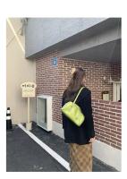 Bolsos de hombro verdes para ir al trabajo para mujer, bolsos de diseñador de lujo, bolso informal de Color puro, bolso con almohada de gran capacidad para axila 2024 - details 7