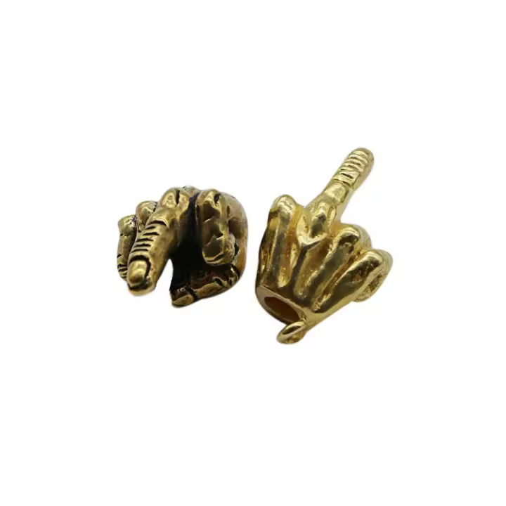Colgante de dedo medio vertical de latón retro, llavero personalizado creativo Temu, mismo estilo de AliExpress, superventas - 1