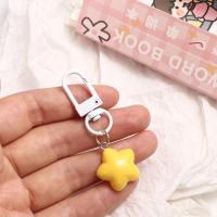 Llavero de estrellas amarillas y rosas, pentagrama, llavero de estrella amarilla de leche regordeta, regalos de cumpleaños suaves en amarillo/rosa - details 5