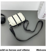 Bolso de remache personalizado para hombres de moda, popular bolso cuadrado pequeño blanco fresco, bolso de mensajero de hombro para mujeres de moda. - details 43