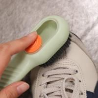 Herramientas de limpieza para el hogar, cepillo líquido para zapatos, tablero para ropa, dispensador de jabón, cepillo de limpieza, cepillo para ropa de plástico - details 24
