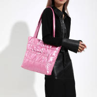 Bolso de mano acolchado de plumas para mujer, bolsa de hombro de gran capacidad, alta calidad, Color sólido, Invierno - details 8