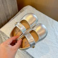 Zapatos de cuero para niños y niñas, zapatillas versátiles informales antideslizantes de fondo suave de princesa de estilo coreano, a la moda, novedad de otoño, 2024 - details 5