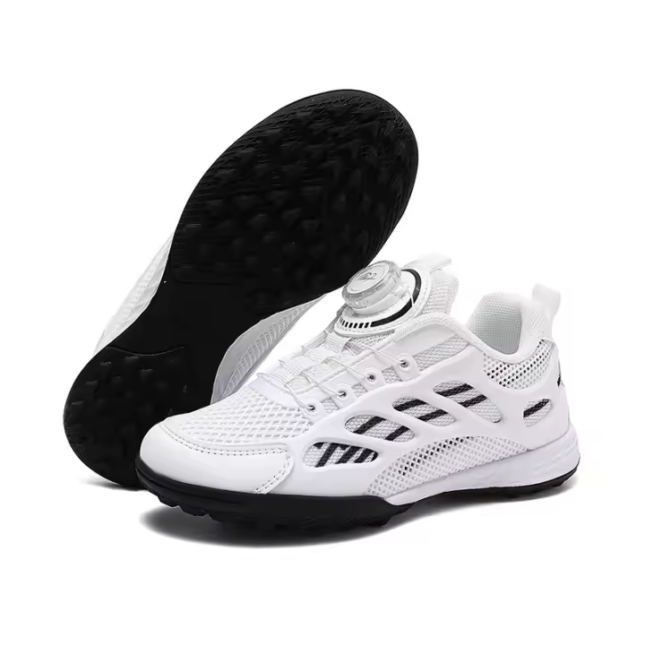 Las nuevas zapatillas de fútbol para niños con botón giratorio coinciden con las uñas rotas - 1