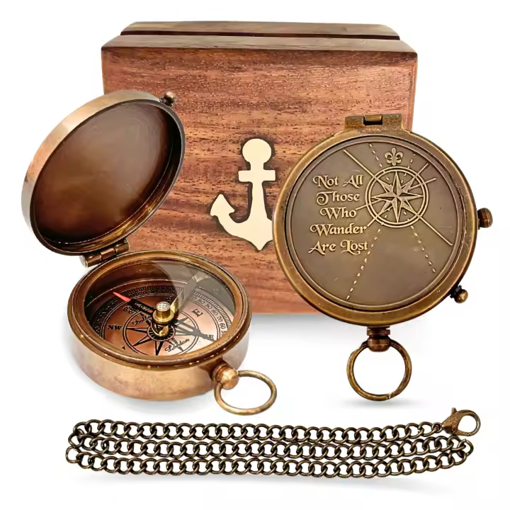 Navegue su destino con gracia: exquisita brújula de latón vintage con estuche de cuero - Su guía distintiva a través de las aventuras de la vida (4 pulgadas) - Perfecto para uso personal o regalo - 1