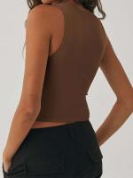 Camisa sin mangas con parte inferior ajustada y top con espalda cruzada y cuello redondo - details 8