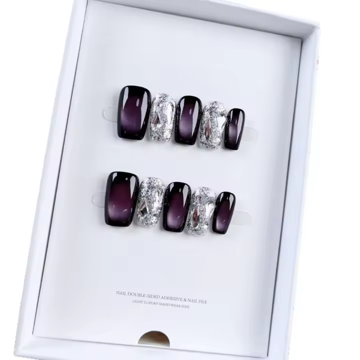 Unas postizas de uñas con efecto de difuminado violeta - negro y decoración de strass plateados - Estilo elegante y llamativo - 1