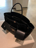 Bolsa de mano Neutral Spice Girl, nueva, de gran capacidad, para viajes diarios, de cuero, estilo punk, con cierre y asa de ala. - details 6