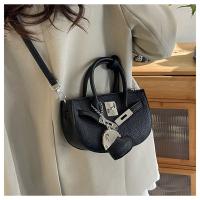 Bolsa de sillín portátil simple para mujer 2025 nueva bolsa de mensajero de hombro de tendencia de moda de estilo extranjero - details 19