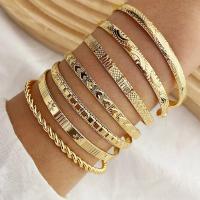 7 unids/set de pulseras Punk de Color dorado para mujer, ropa de calle, estampado de corazón gótico, diseño de Metal, brazalete abierto, regalos de joyería 2025 - details 4