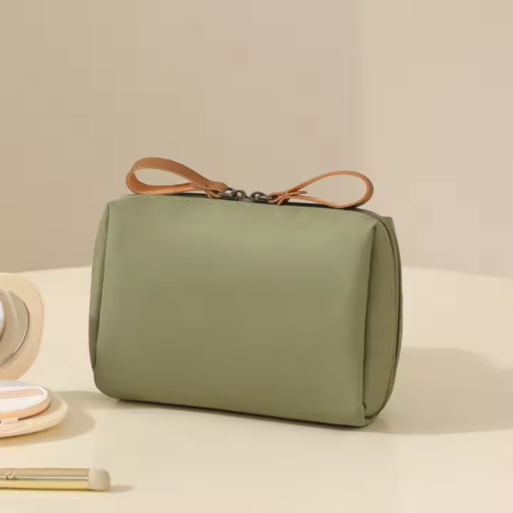 Bolso de maquillaje pequeño para mujer y niñas color verde/rosa/azul impermeable portátil bolsa de viaje para labiales y cosméticos - 1
