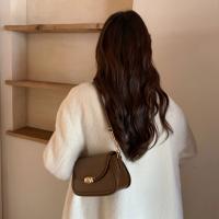 Premium sense diseño de moda debajo del brazo bolsa de sillín de las mujeres 2025 nuevo bolso de hombro versátil exquisito - details 4