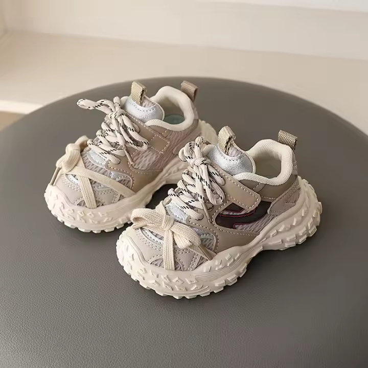 Zapatillas deportivas para niños 2025 primavera nuevos compañeros de clase transpirables zapatos de papá de moda casual para niños zapatos ligeros para niña pequeña - 1