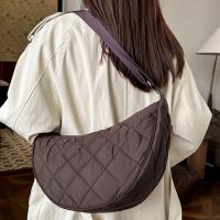 Bolso cruzado portátil a cuadros de Color sólido, correa ajustable acolchada, bolso de media luna, bolso de hombro de nailon acolchado que combina con todo, diario - details 14