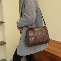 Bolso de hombro de gran capacidad para mujer, bandolera acolchada de diseño de lujo, a la moda, a cuadros, para axila - details 8