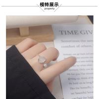 Anillo asimétrico de jadeíta de plata para mujer: textura natural mínimamente lujosa y diseño Wearab, joyería épica con bohemio - details 5
