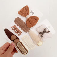 4PCS Clip De Pelo Para Bebés Con Peluche Falso Accesorios De Cabello Para Niñas Estilo Coreano Y Japonés Floral Adecuado Para Otoño E Invierno - details 17