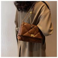 Bolso de cadena de moda con diseño de nicho para mujer 2025 Nuevo bolso cruzado de moda de primavera/verano Bolso cuadrado pequeño de un solo hombro con textura de alta calidad - details 13