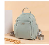 Mochilas de color verde Mochila pequeña para niña Bolsas casuales lindas y elegantes para mujer Diseño de moda Bolsas de libros ligeras fáciles de llevar con decoraciones colgantes - details 17