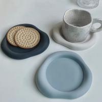 Posavasos de silicona antideslizante con forma de nube, posavasos nórdico a prueba de calor para café, bandeja de almacenamiento decorativa gruesa para escritorio, 2 uds. - details 2