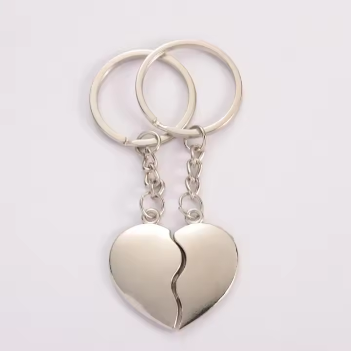 Llaveros de Corazón para Pareja Regalo Ideal para Cumpleaños, San Valentín o Día de la Amistad - 1