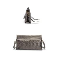CH Bolso bandolera cuadrado pequeño y versátil para mujer, de alta moda, con diseño de estampado de letras de color puro, mochila de lujo de alta gama - details 16