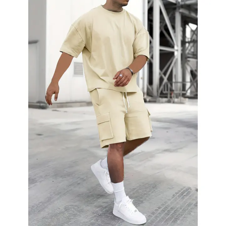 Tela transpirable] Conjunto de ropa deportiva beige para hombre: camiseta de poliéster con cuello redondo y pantalones cortos con cordón, lavable a máquina, comodidad de verano - 1