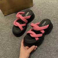 Zapatillas de mujer 2025 nuevas sandalias exteriores versátiles de moda para mujer con suela gruesa y hermosos tacones altos retro - details 2