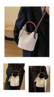 Bolso de mano de mujer nuevo de primavera y otoño de nicho de moda 2025, bolso de hombro versátil de moda, bolso de cubo tejido. - details 9