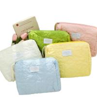 Bolsa de maquillaje de nube de caramelo en forma de corazón, bolsa de almacenamiento portátil de gran capacidad, suave y bonita, bolsa de aseo para dormitorio, 1 ud. - details 0